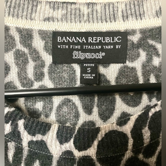 Banana Republic Gray Animal Print Knit - Picture 2 of 3